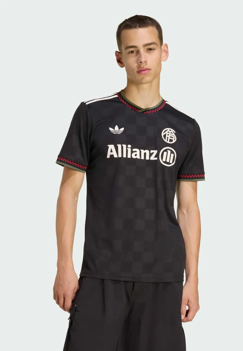 FC BAYERN 2025/2026 THIRD KIT TEAM - Vereinsmannschaften - black   halo ivory