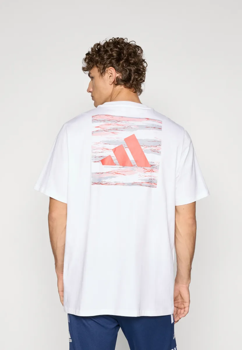 FC BAYERN MUNICH SEASONAL GRAPHIC TEE - Vereinsmannschaften - white