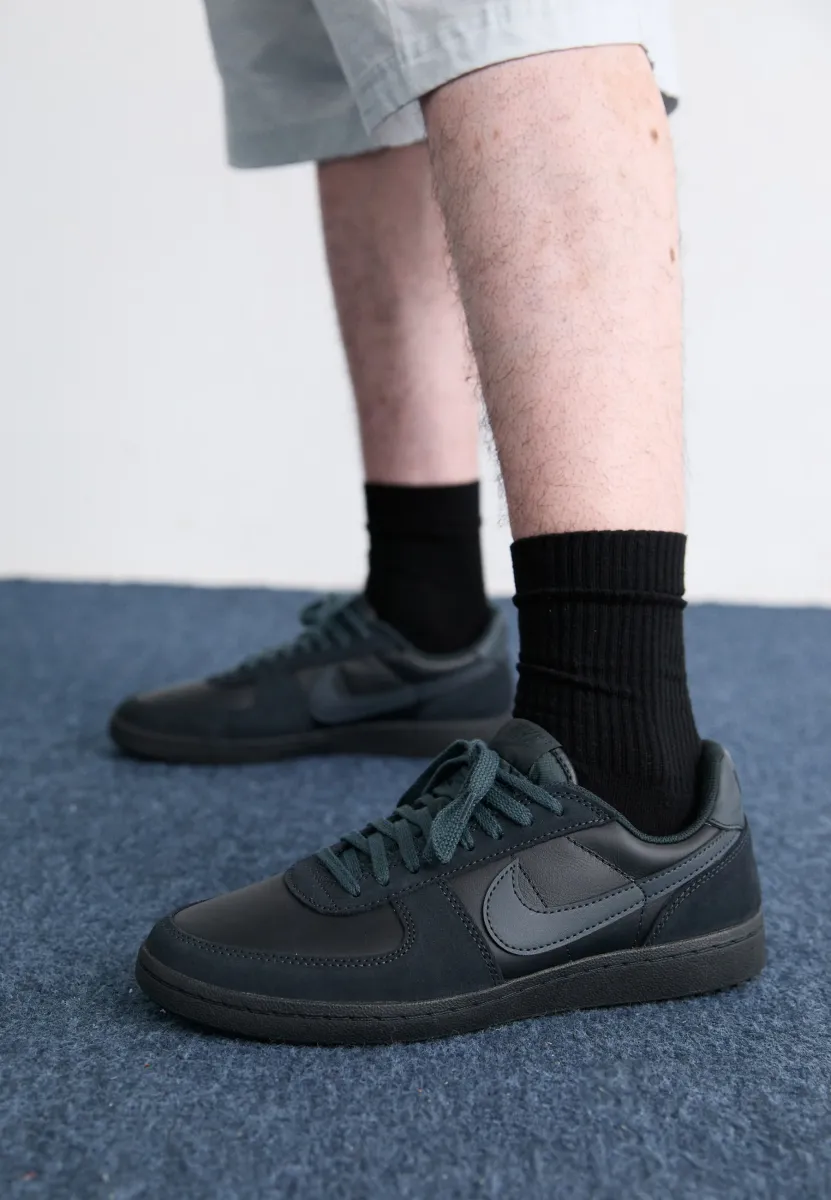 FIELD GENERAL - Sneaker low - black