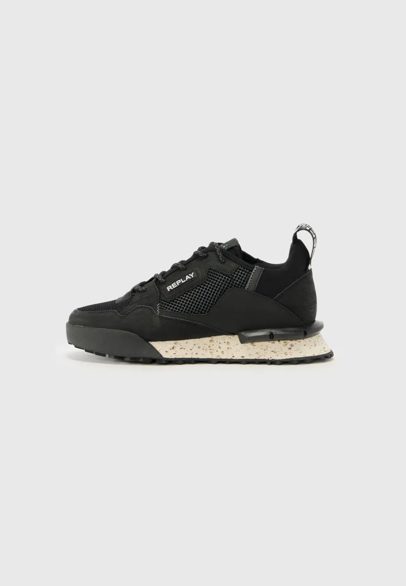 FIELD MELT 25 - Sneaker low - black
