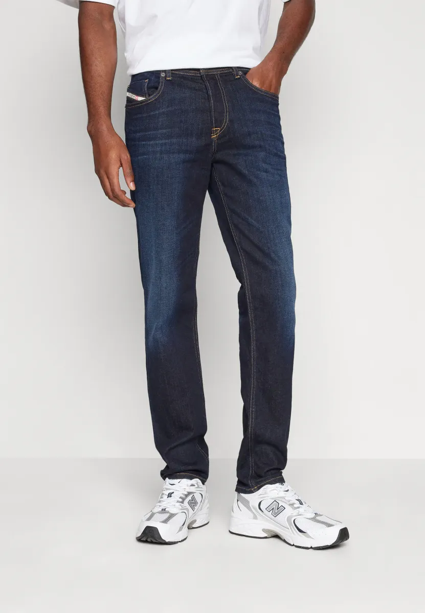 FINITIVE - Jeans Straight Leg - 01