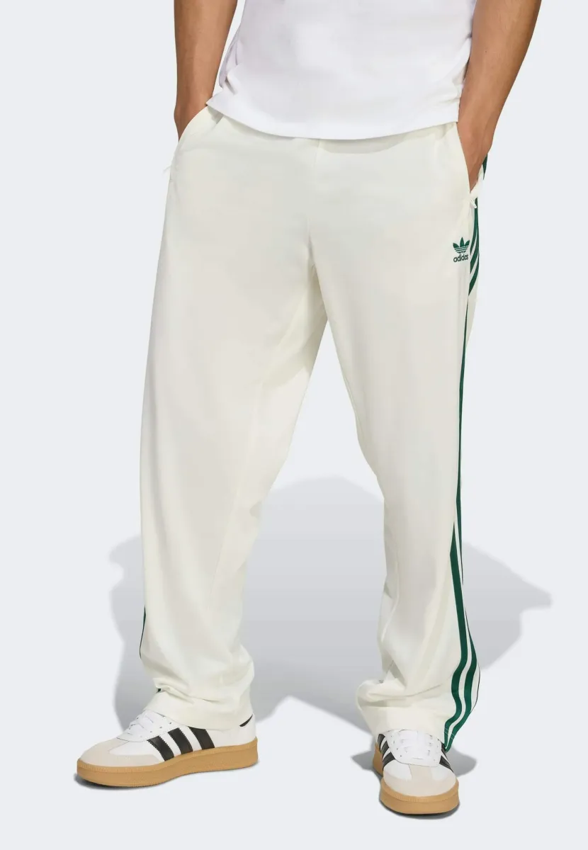 FIREBIRD  - Jogginghose - off white   collegiate green