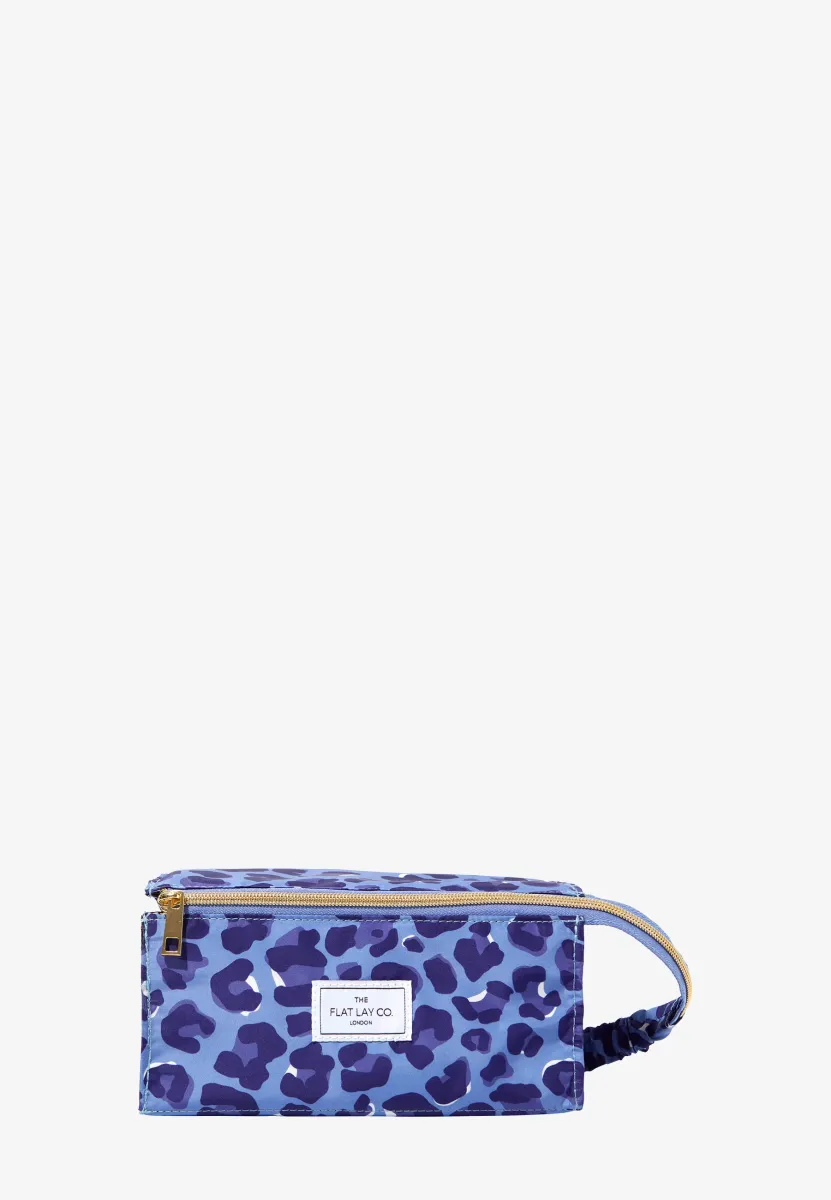 FLAT LAY MAKEUP BOX BAG - Kosmetiktasche - blue leopard
