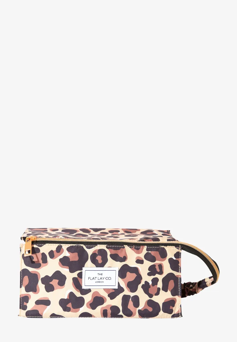 FLAT LAY MAKEUP BOX BAG - Kosmetiktasche - leopard print