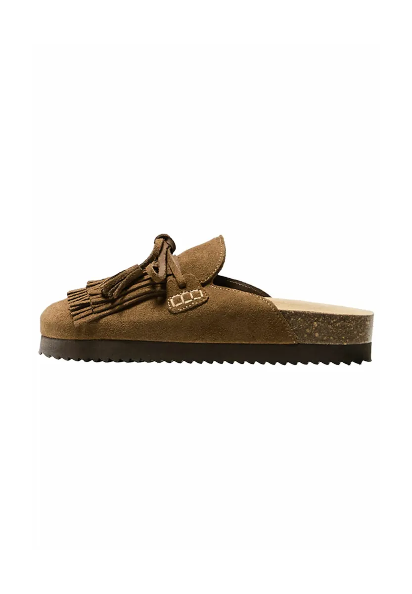 FLAT WITH FRINGE DETAILS - Pantolette flach - beige