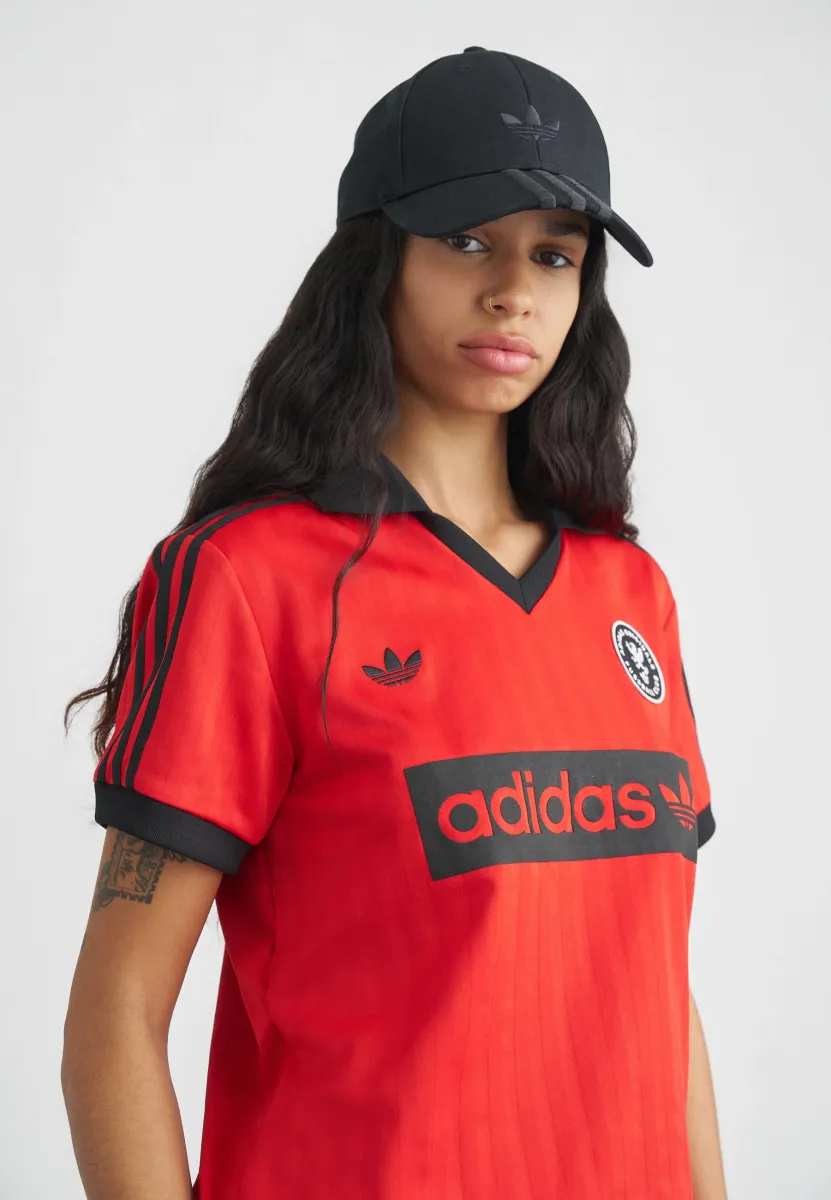 FOOTBALL TEE - T-Shirt print - better scarlet