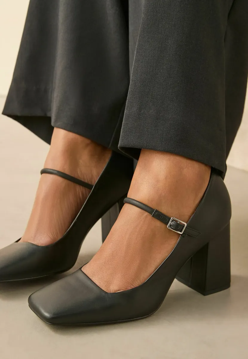 FOREVER COMFORT SQUARE TOE BLOCK HEEL MARY JANE  - Pumps - black