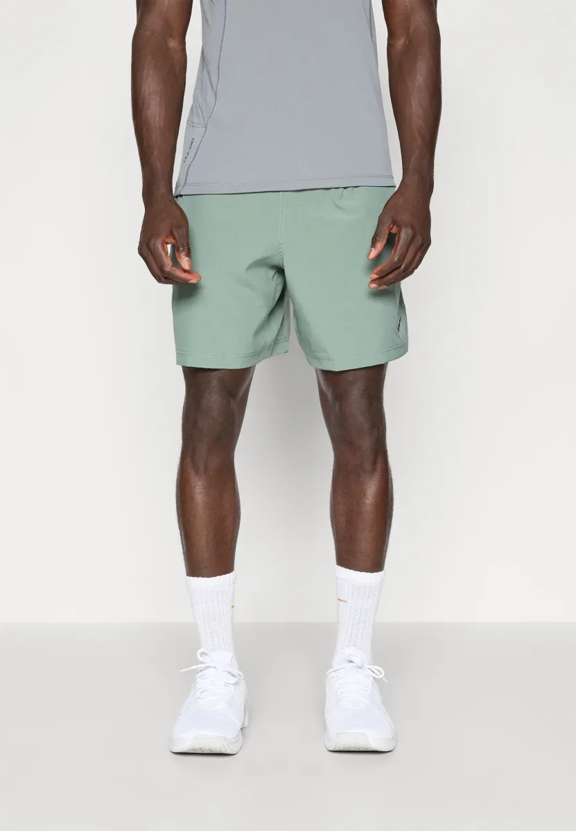 FORM SHORT - Kurze Sporthose - clay green/black