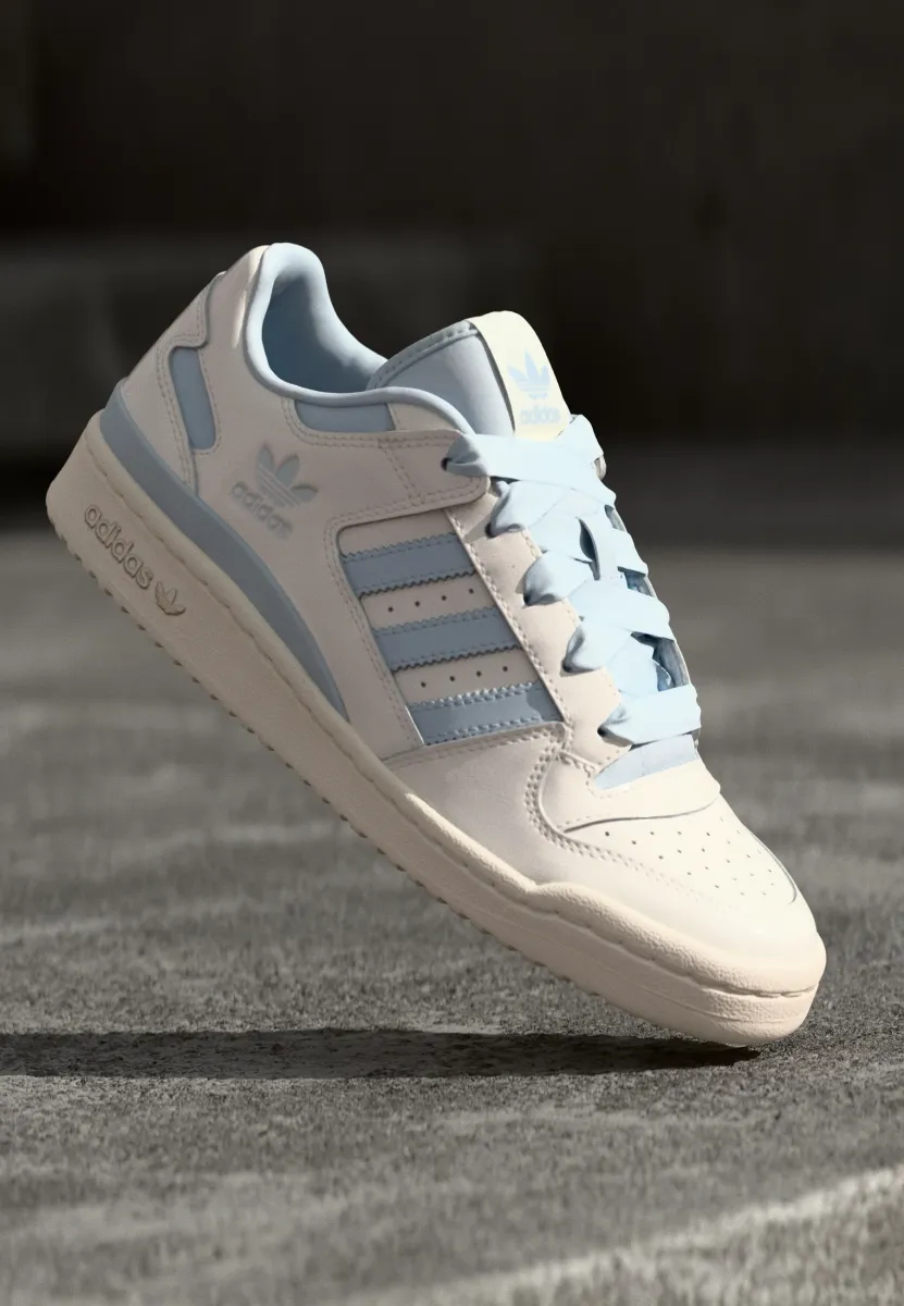 FORUM LOW CL - Sneaker low - off white/halo blue