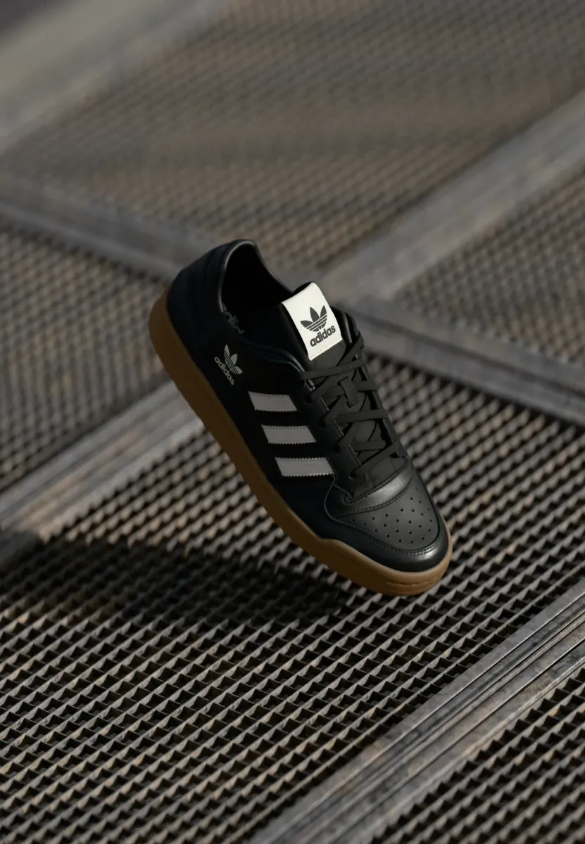 FORUM LOW CL UNISEX - Sneaker low - core black/cloud white