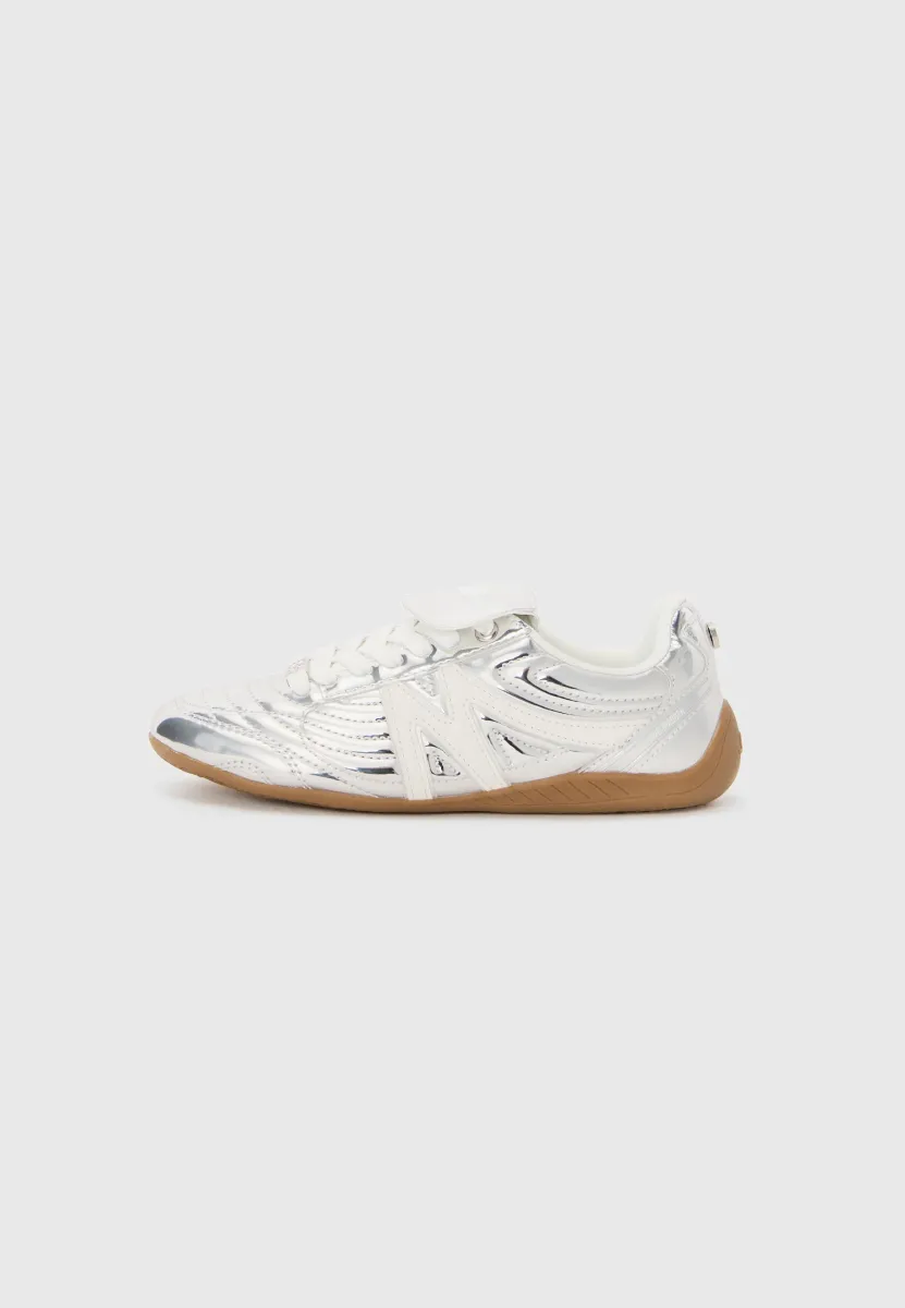 FREEKICK - Sneaker low - silver-coloured