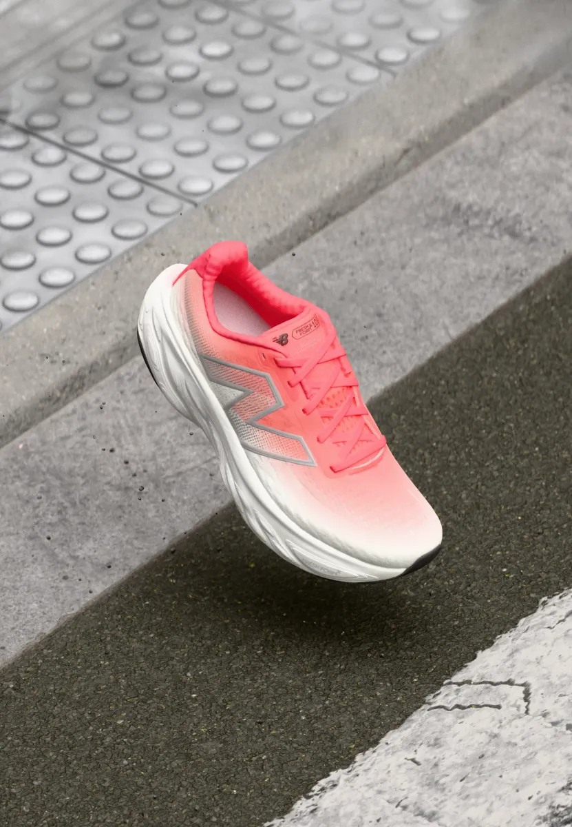 FRESH FOAM X 1080 V14 - Laufschuh Straße - urgent red