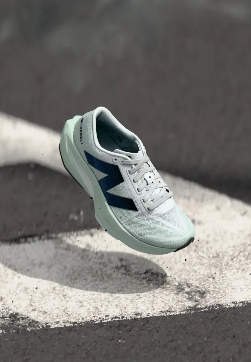 FUELCELL REBEL V4 - Laufschuh Straße - clay ash