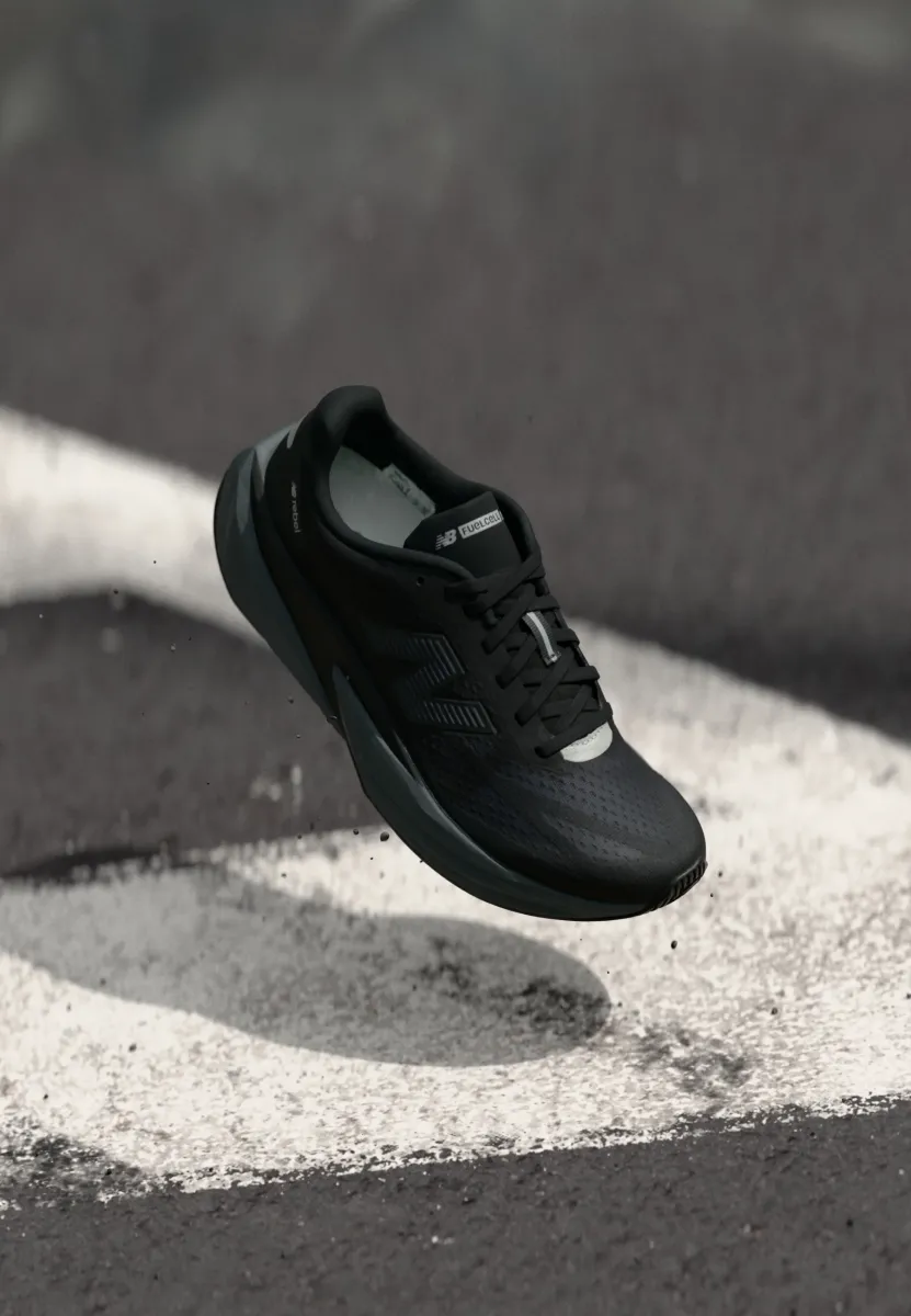 FUELCELL REBEL V5 - Laufschuh Straße - black