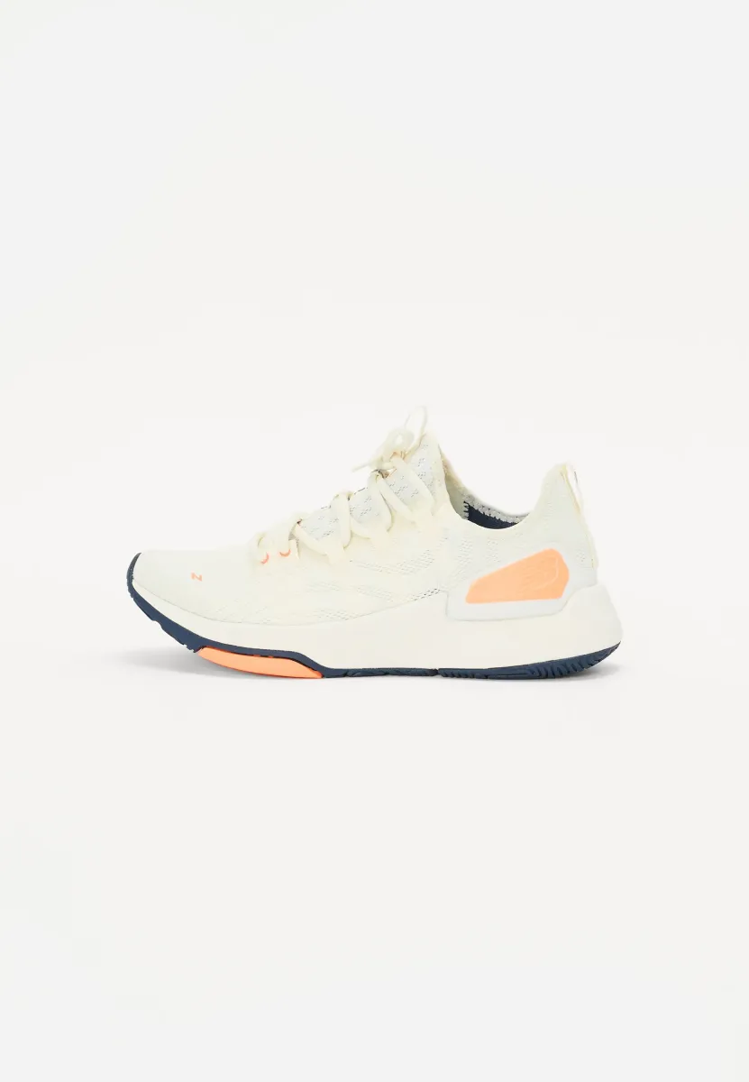FUELCELL TRAINER - Sneaker low - white/orange
