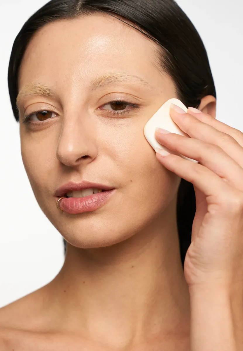 FULL COVERAGE BLURRING POWDER FOUNDATION - Foundation - vanilla