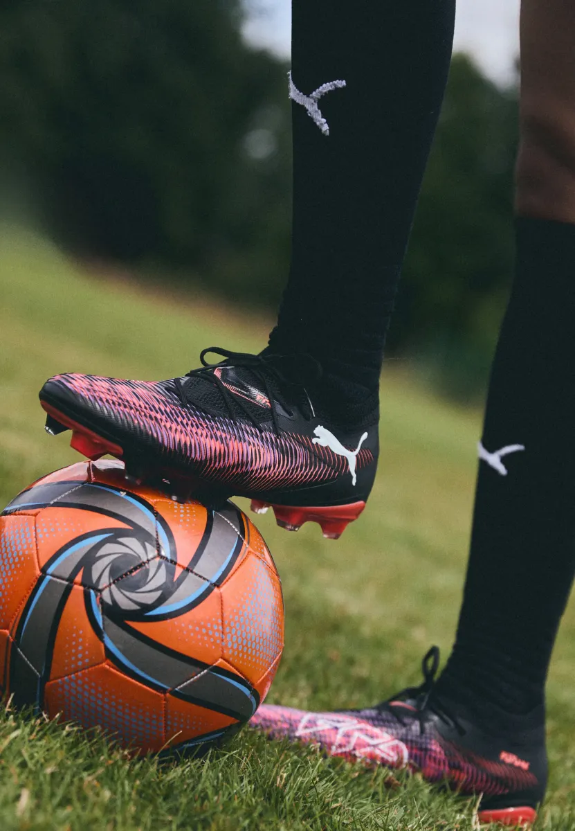 FUTURE 8 MATCH - Fußballschuhe Kunstrasen - black/white/glowing red