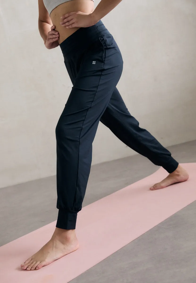 GAIA 29 PERFORMANCE YOGA PANTS - Jogginghose - black