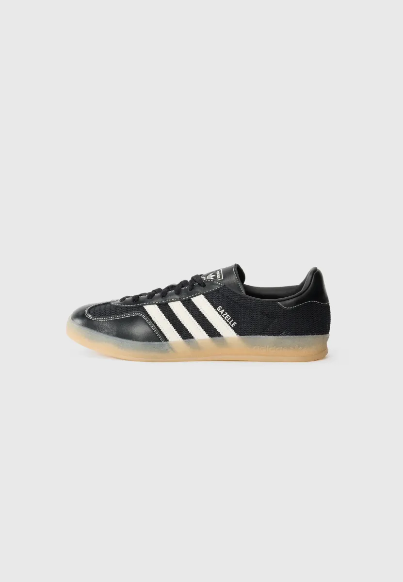 GAZELLE INDOOR UNISEX - Sneaker low - core black/off white/magic beige