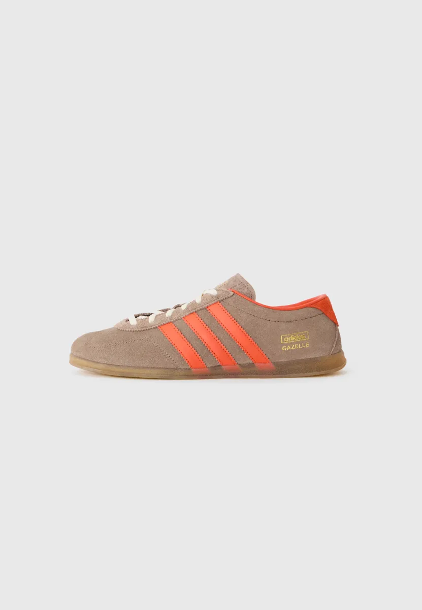 GAZELLE LO PRO - Sneaker low - earth strata/collegiate orange/gum