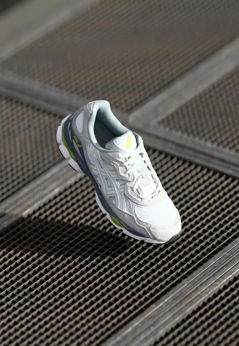 GEL NYC UNISEX - Sneaker low - white/glacier grey
