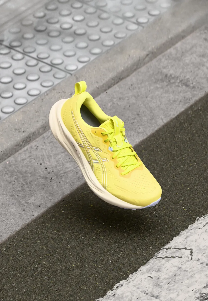 GEL PULSE 16 - Laufschuh Straße - citron/white
