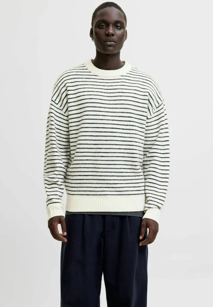 GESTREIFT  - Strickpullover - antique white