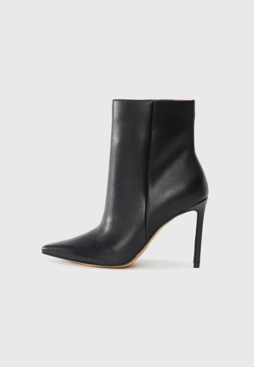 GUAVABERRY - High Heel Stiefelette - black