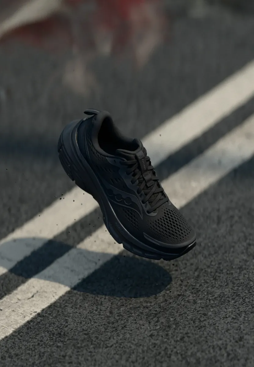 GUIDE 18 - Laufschuh Straße - triple black
