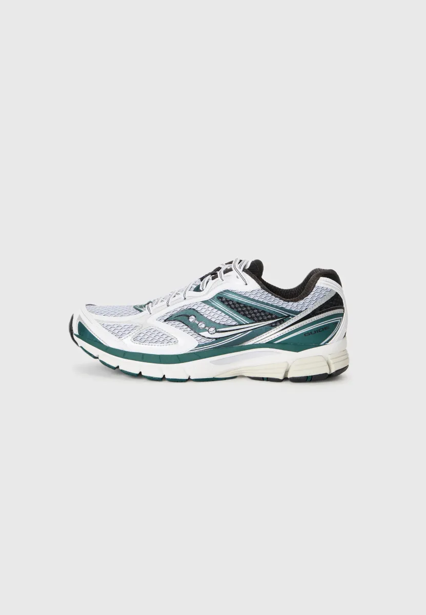 GUIDE 7 UNISEX - Sneaker low - white/pine