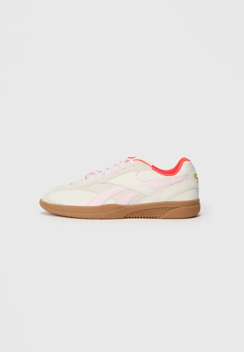 HAMMER STREET - Sneaker low - chalk/frostedberry/alabaster