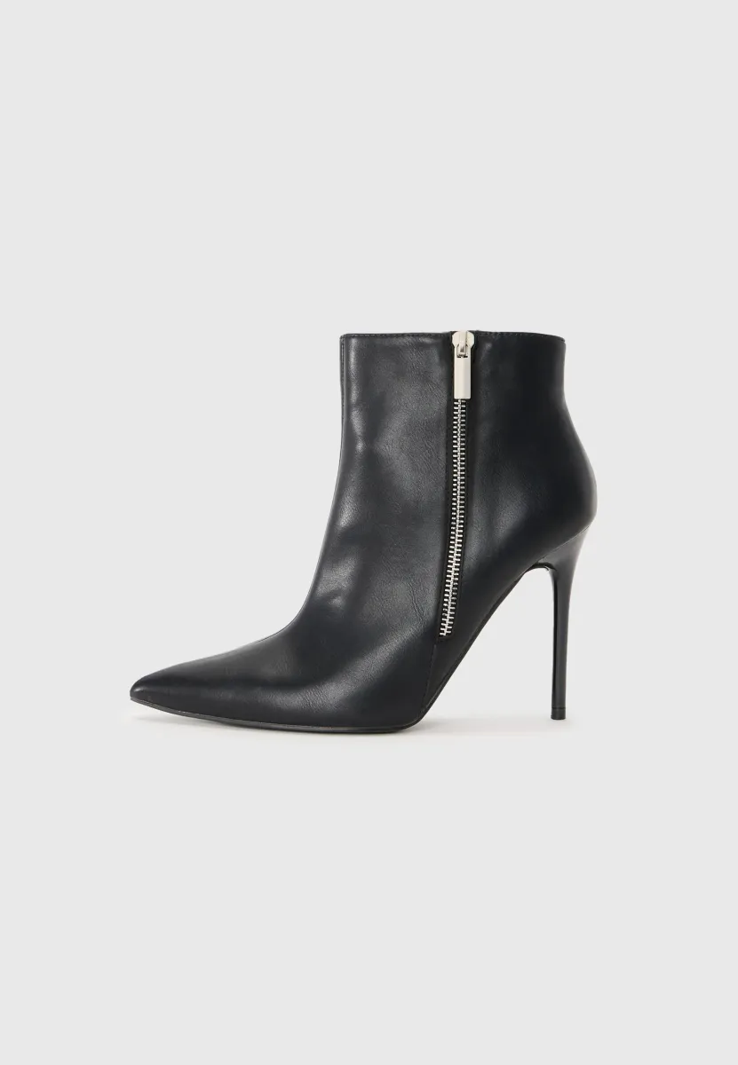 High Heel Pumps - black