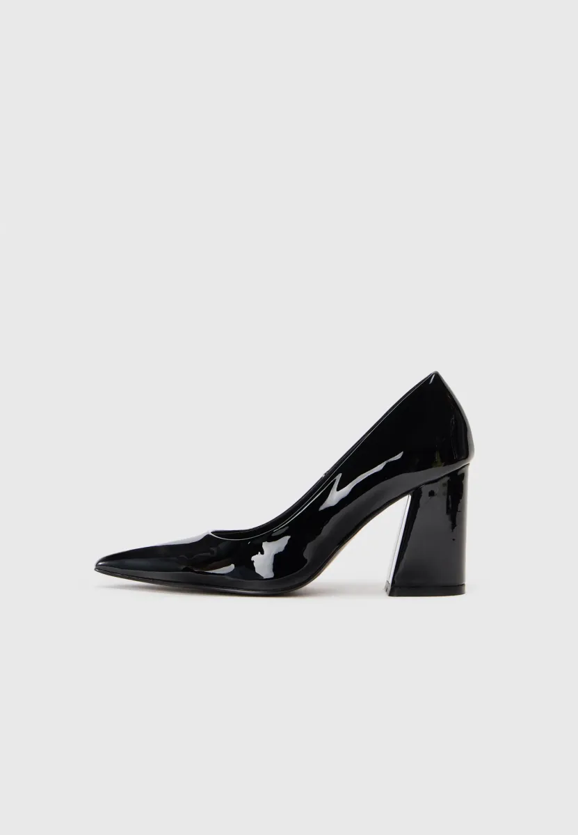 High Heel Pumps - black