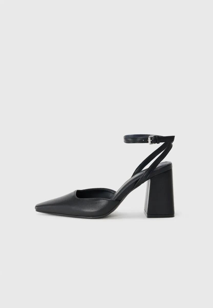 High Heel Pumps - black