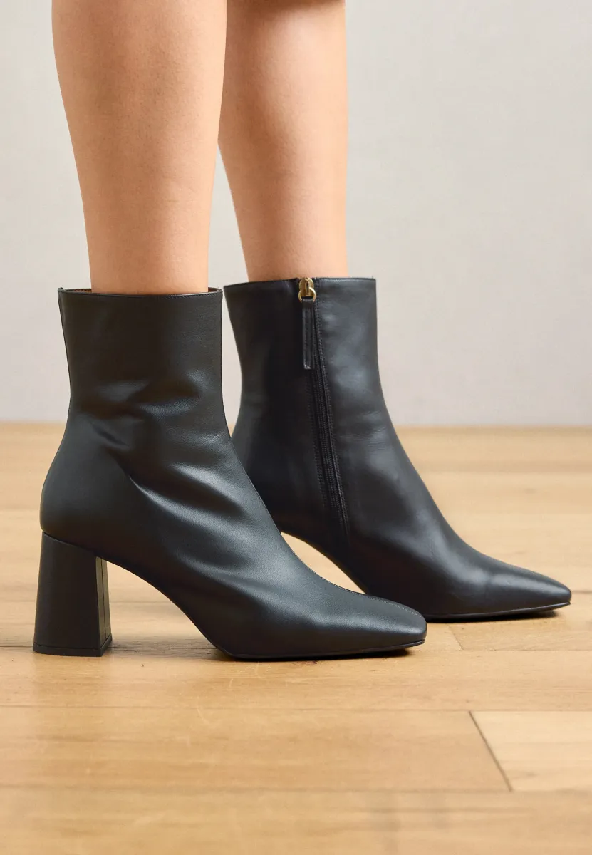 High Heel Stiefelette - black