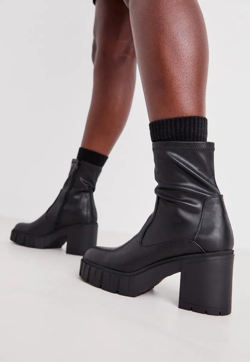 High Heel Stiefelette - black