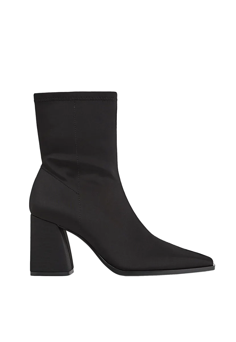 High Heel Stiefelette - black