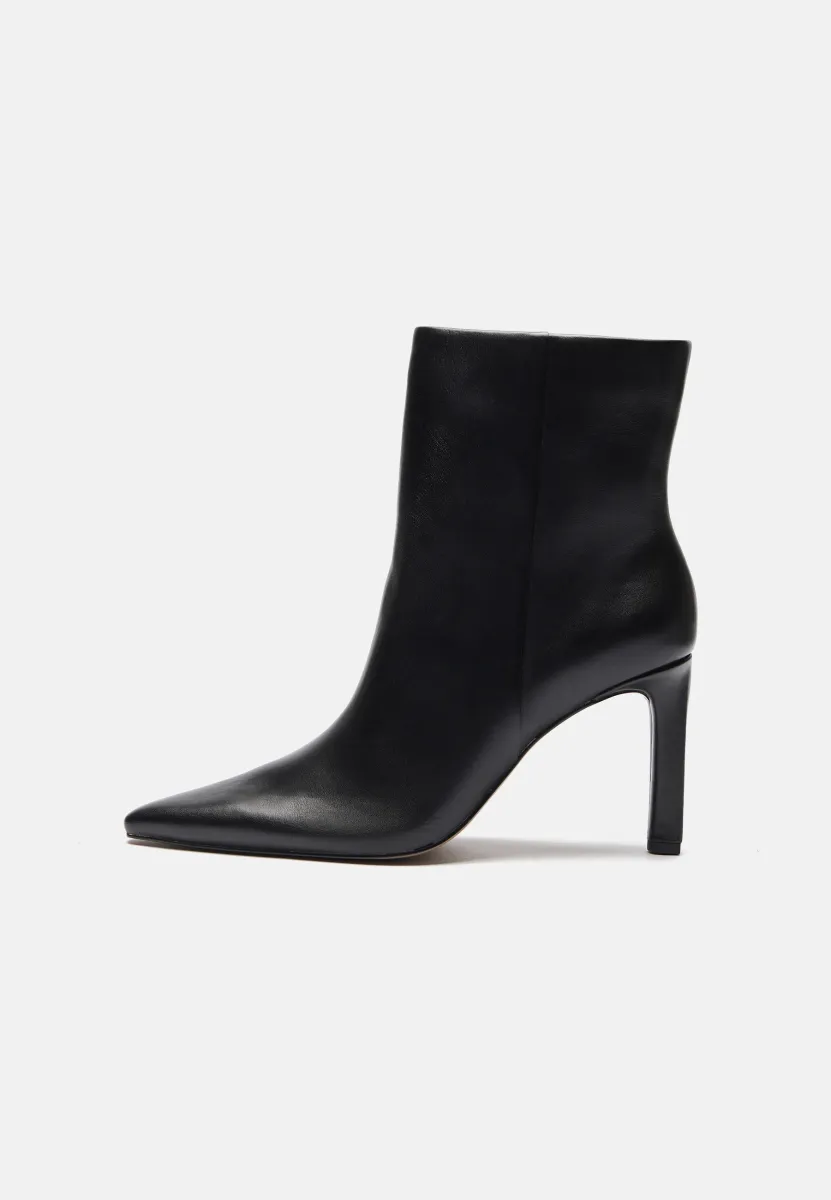 High Heel Stiefelette - black