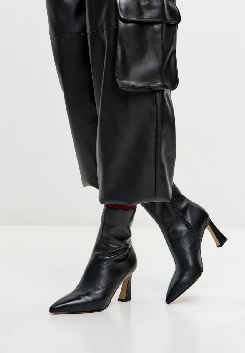 High Heel Stiefelette - black