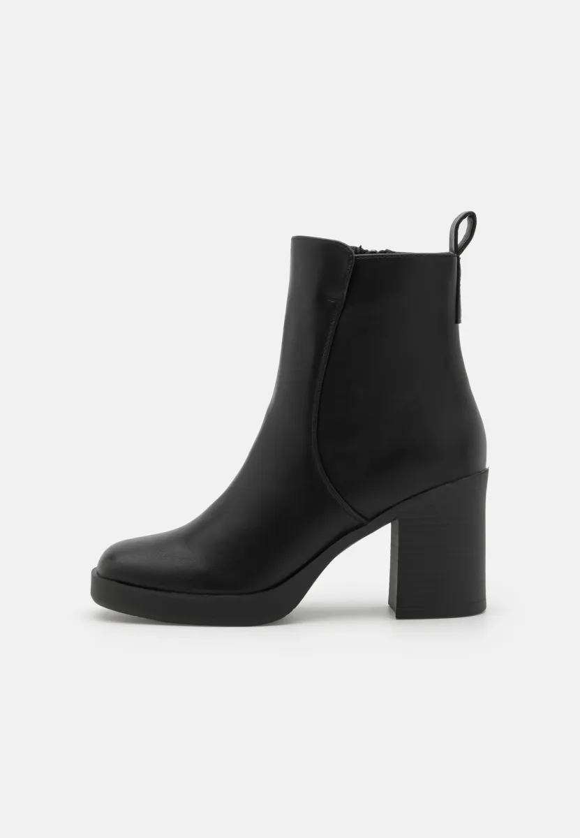 High Heel Stiefelette - black