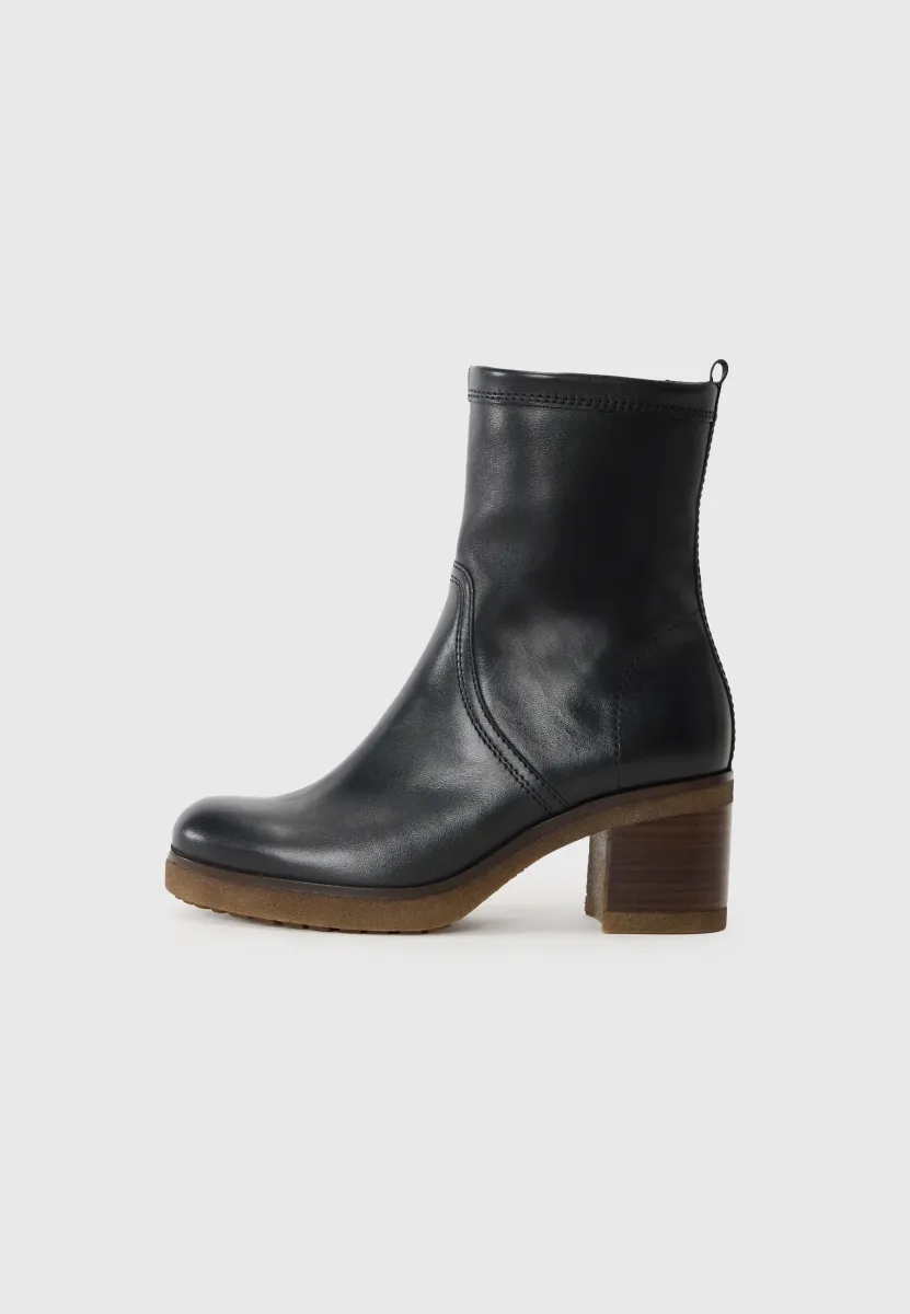 High Heel Stiefelette - schwarz