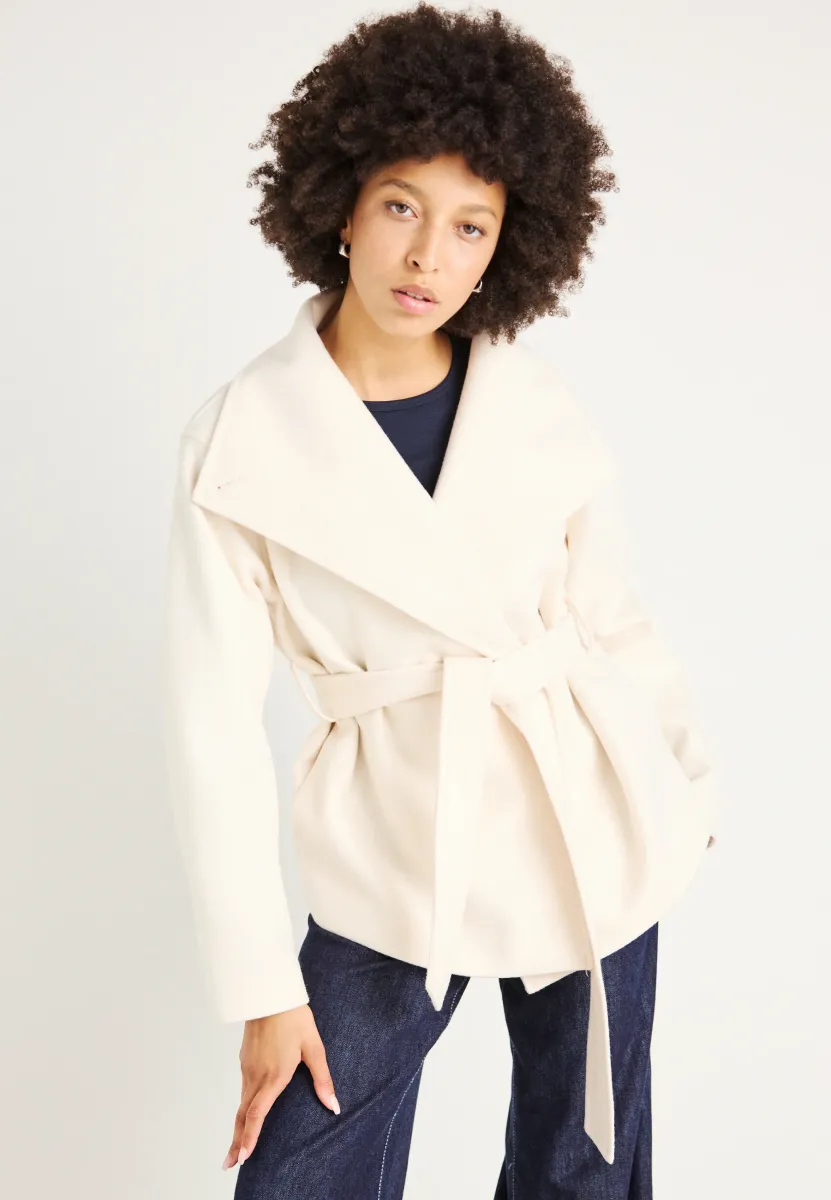 HIGH NECK SHORT JACKET - Leichte Jacke - creme