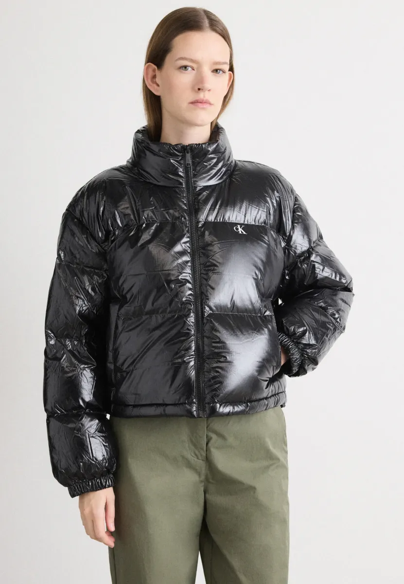HIGH SHINE CROP JACKET - Daunenjacke - black