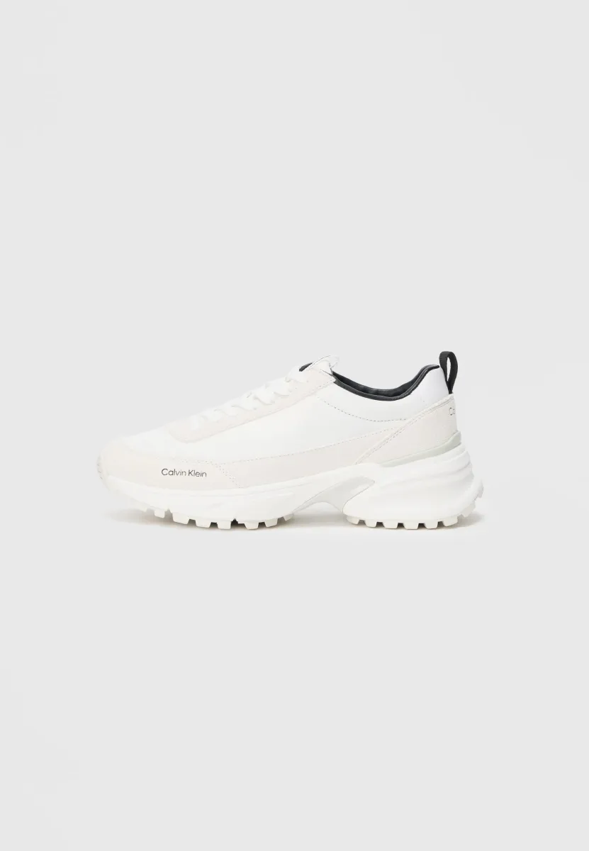 HIKE RUNNER - Sneaker low - bright white/black