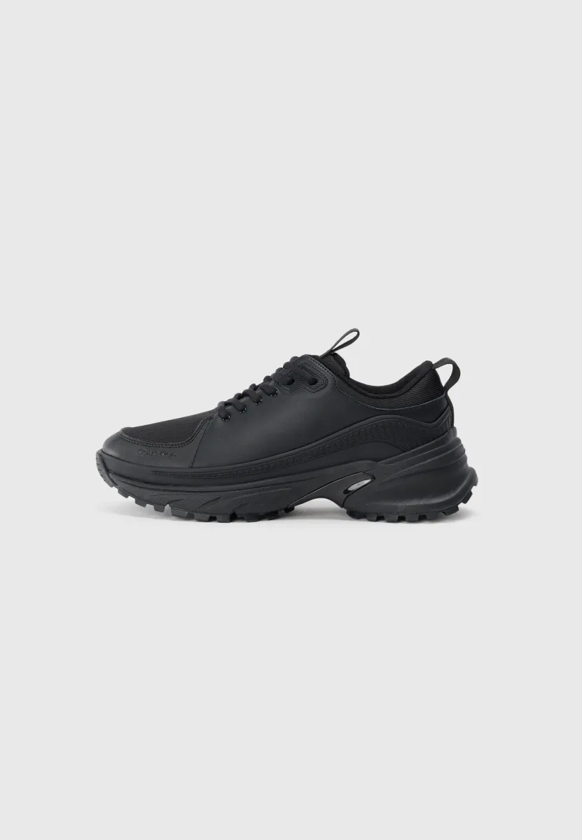 HIKE RUNNER - Sneaker low - triple black
