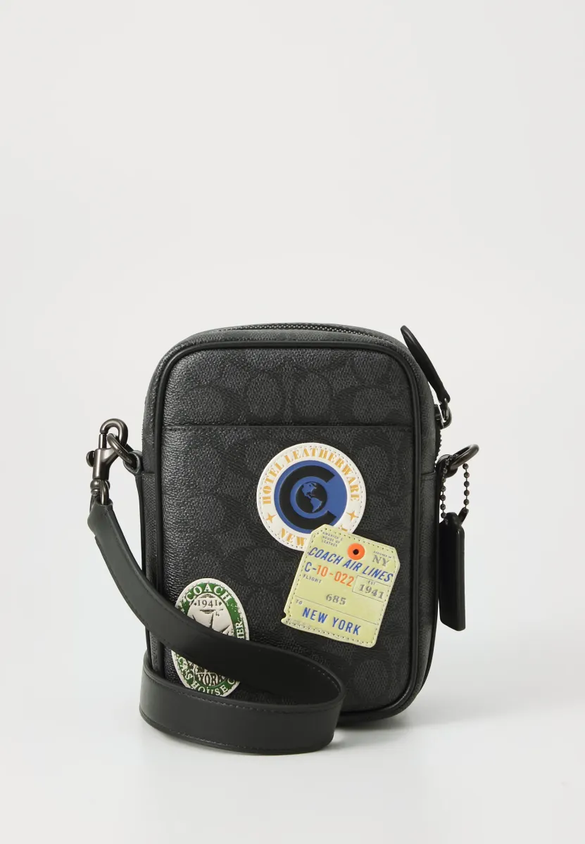 HITCH CROSSBODY IN SIGNATURE CANVAS WITH PATCHES - Umhängetasche - charcoal multi
