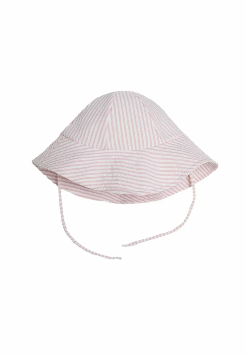 Hut - stripe