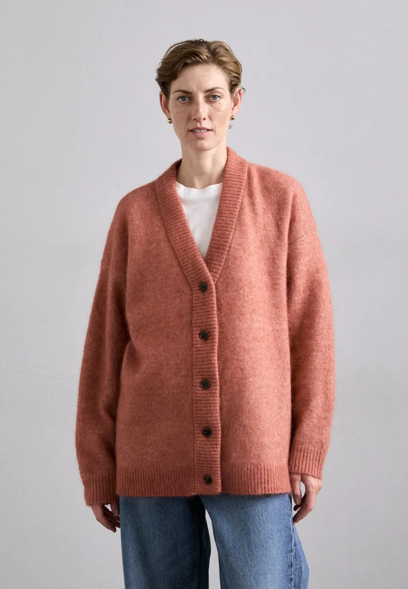 ILARIA - Strickjacke - pale cedar