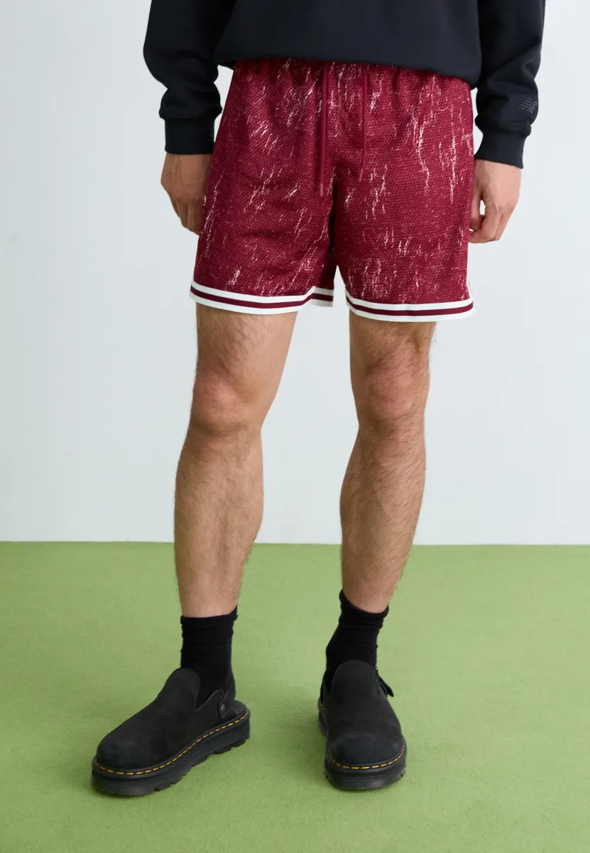 IN GAME  - Shorts - red