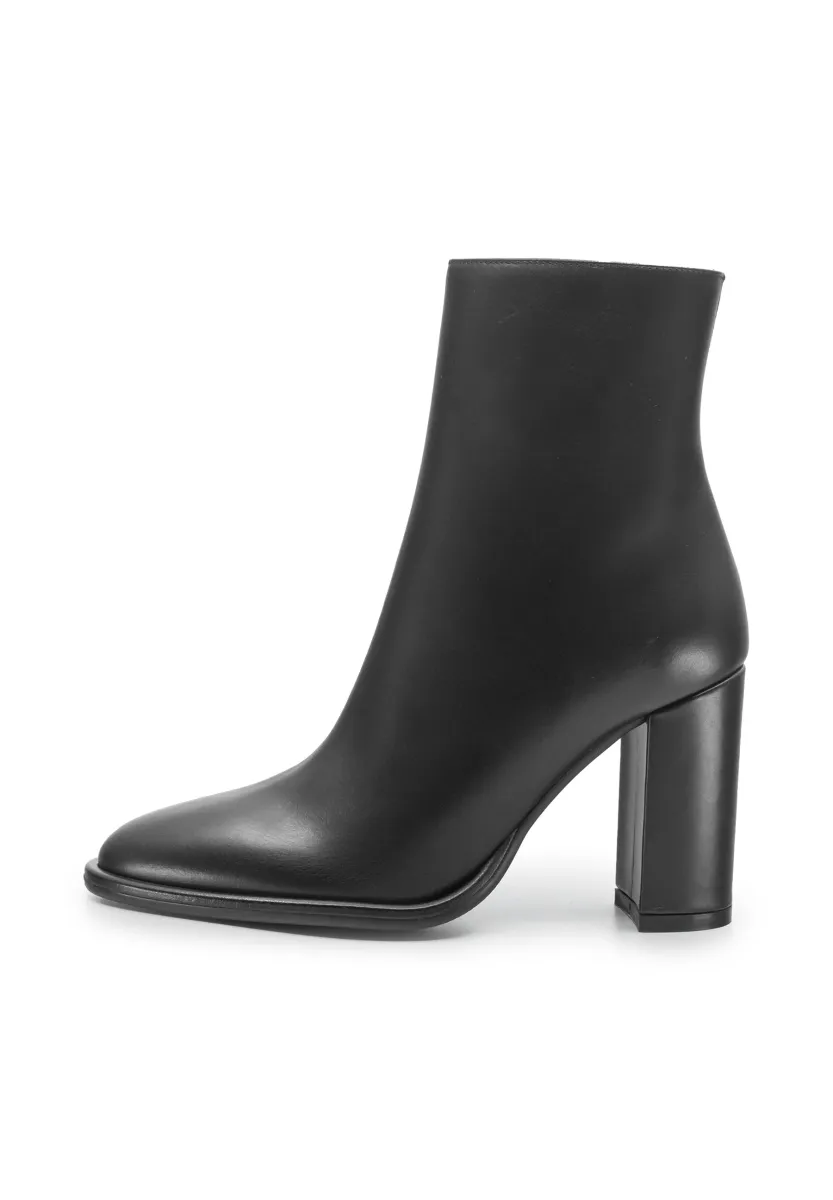 ISOLDE - Stiefelette - black